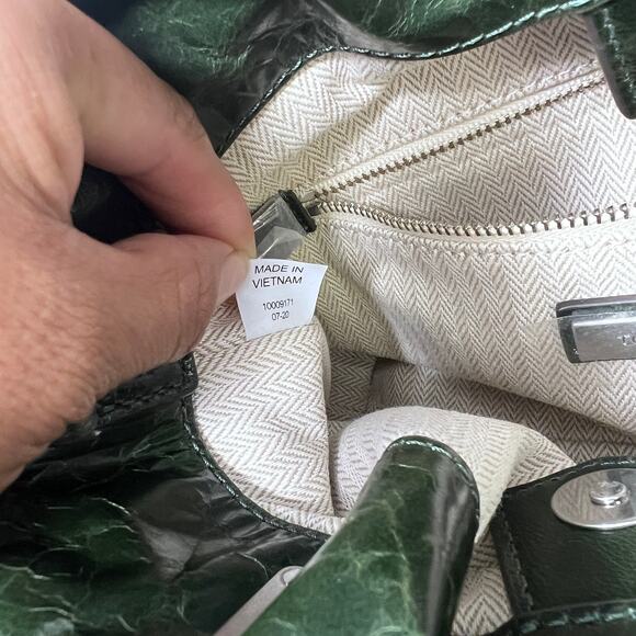 Tory Burch Kira Mini Bucket Bag Basil Green Chevron Textured Leather Crossbody - Picture 14 of 14